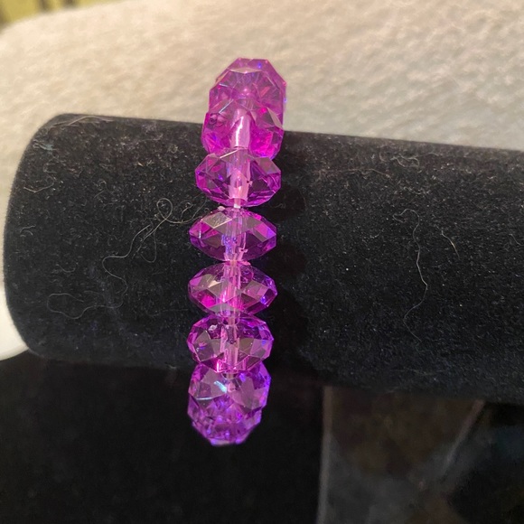 Fuschia bead bracelet - Picture 2 of 2